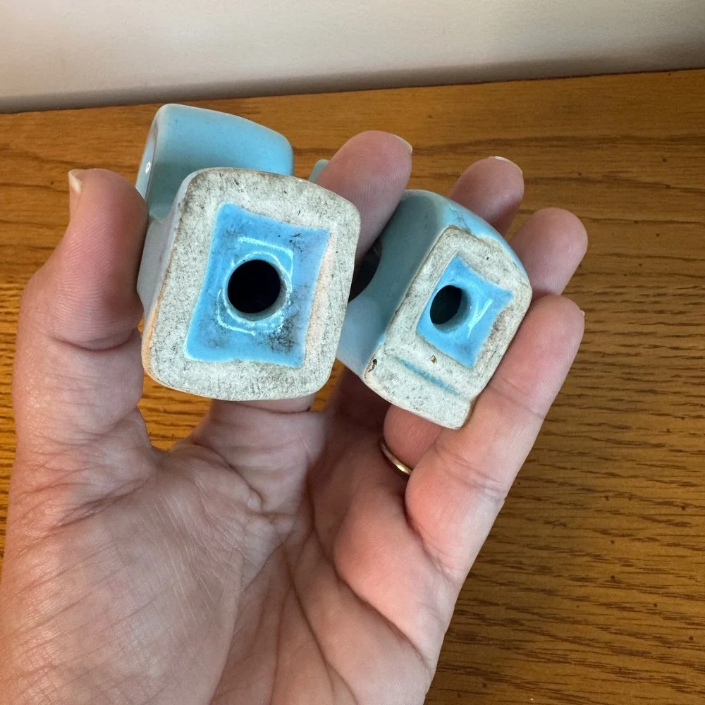 Vintage Ceramic Blue Letter Salt and Pepper Shakers Alphabet‎ Decor